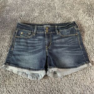 Lightly worn size 4 Levi jean shorts